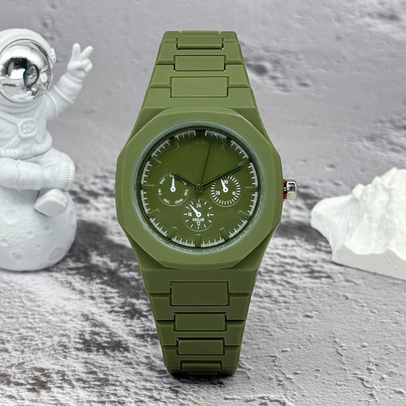 Famous Brand Fake Three-Eyed D - огляд і ціна Luxury Watch Market